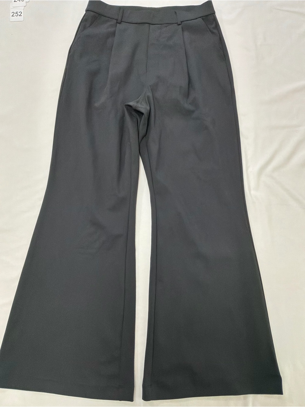 HALARA Black Wide-Leg Women’s Trousers